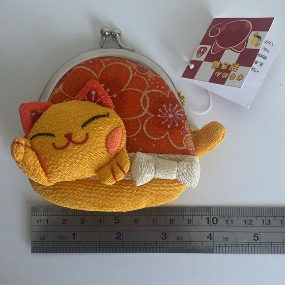 Happy Kitty Kiss Lock Coin Purse - Picture 5 of 6